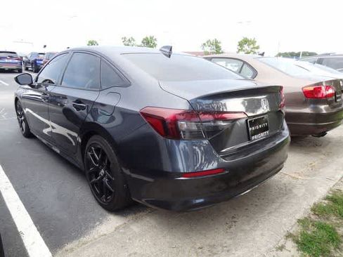 Used 2025 Honda Civic Sport image 4