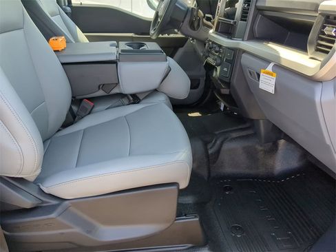 New 2024 Ford F550 4x4 SuperCab Super Duty image 28