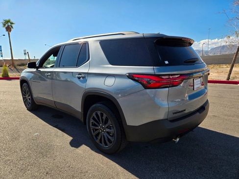 Used 2023 Chevrolet Traverse RS FWD image 4