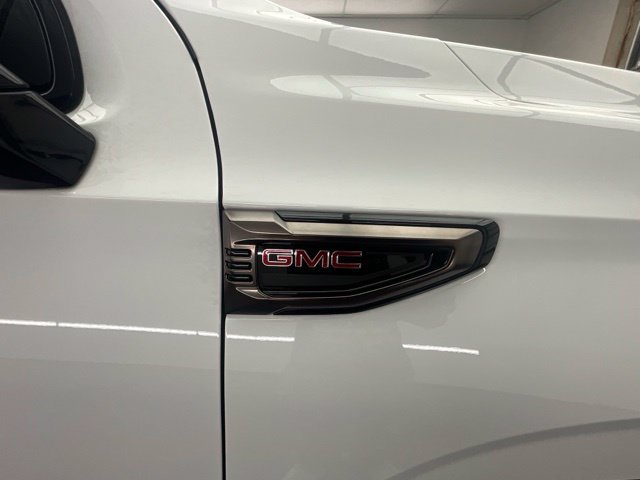 Used 2025 GMC Yukon AT4 Ultimate w/ LPO, Floor Liner Package AWD/4WD image 30