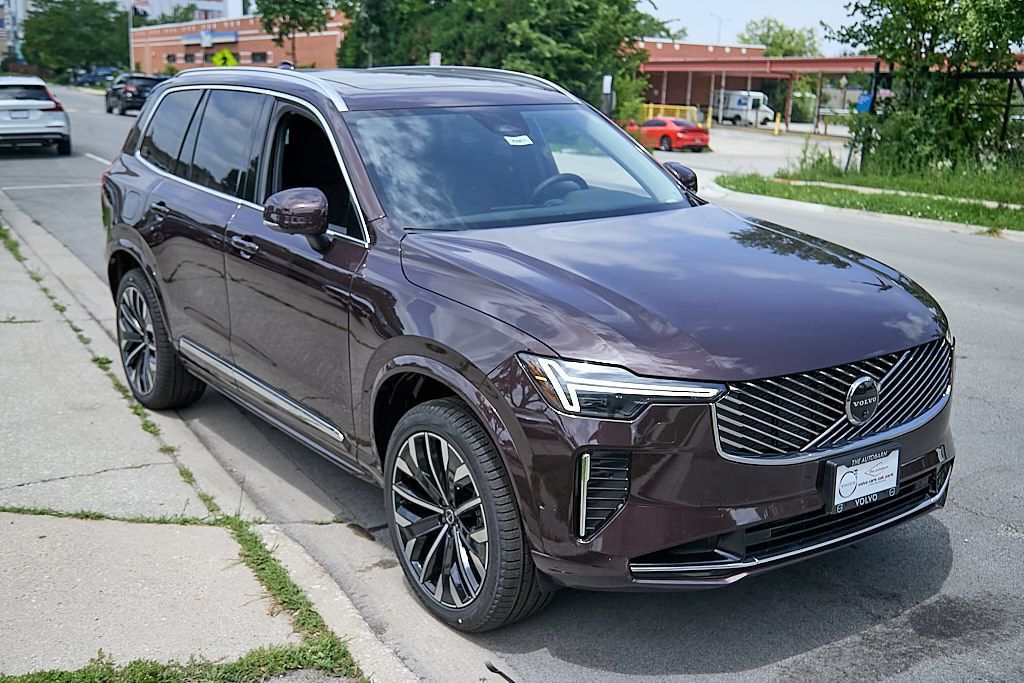 New 2026 Volvo XC90 T8 Plus w/ Protection Package AWD/4WD image 4