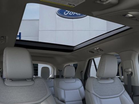 Used 2026 Ford Explorer Active AWD/4WD image 21
