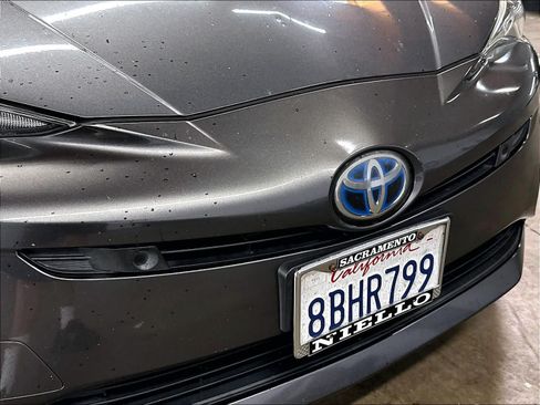 Used 2017 Toyota Prius Two w/ Prius Two Safety Plus Package FWD image 31