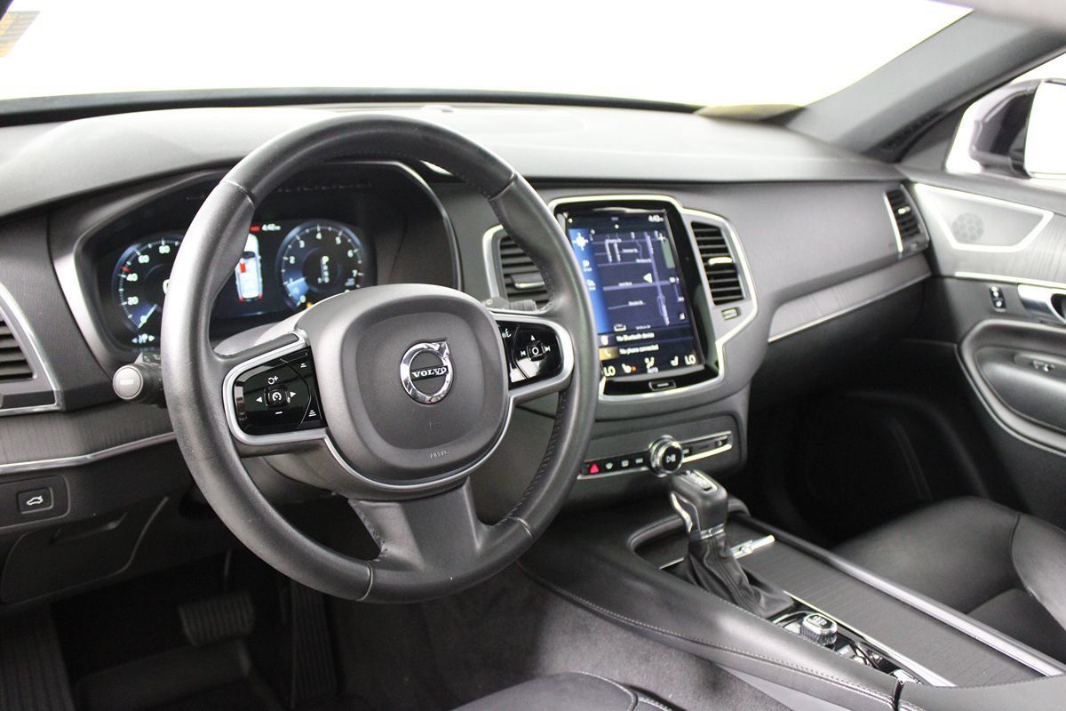Used 2020 Volvo XC90 T5 Momentum w/ Protection Package AWD/4WD image 6