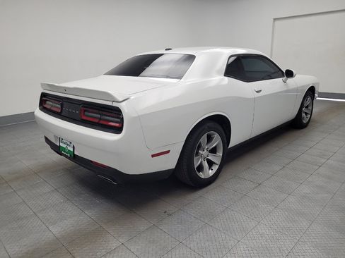 Used 2020 Dodge Challenger SXT RWD image 9