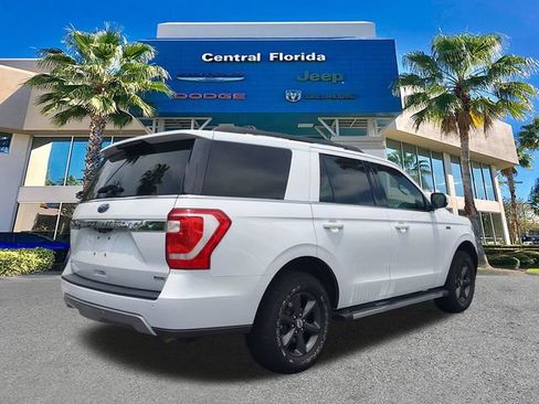 Used 2021 Ford Expedition XLT w/ FX4 Off-Road Package AWD/4WD image 5