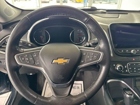 Used 2020 Chevrolet Malibu Premier image 12