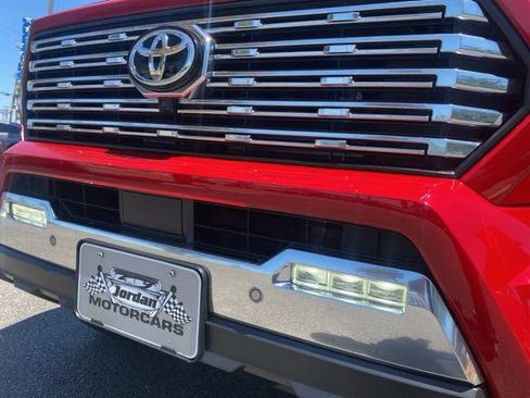 Used 2025 Toyota Tacoma Limited AWD/4WD image 10