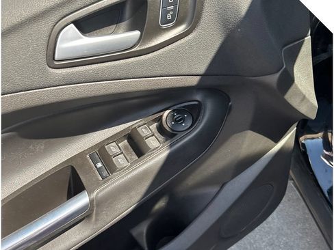 Used 2017 Ford Escape SE AWD/4WD image 9