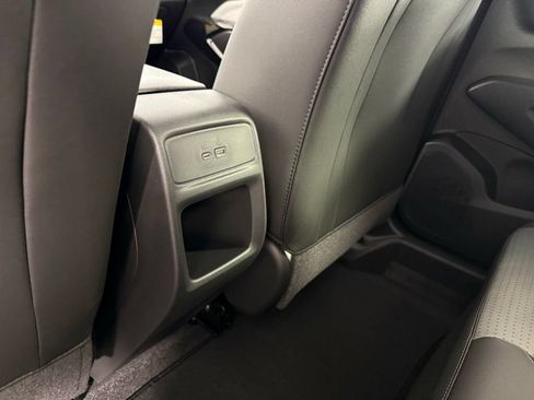 New 2026 Chevrolet Trax LT w/ Midnight Edition FWD image 28
