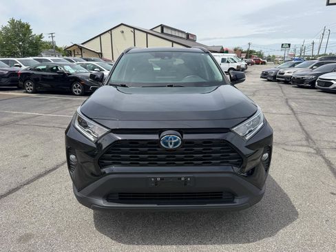 Used 2021 Toyota RAV4 XLE w/ Convenience Package AWD/4WD image 3