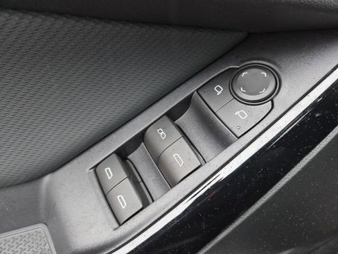 New 2026 Chevrolet Equinox LT w/ Convenience Package II image 9