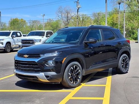 Used 2023 Chevrolet TrailBlazer LT FWD image 1