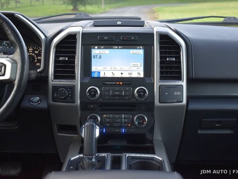 Used 2018 Ford F150 Lariat w/ Equipment Group 502A Luxury AWD/4WD image 23