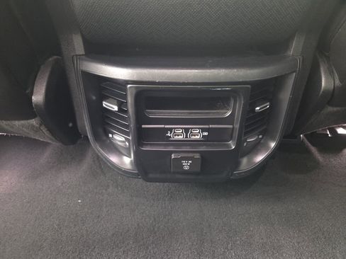 Used 2019 RAM 1500 Laramie AWD/4WD image 26