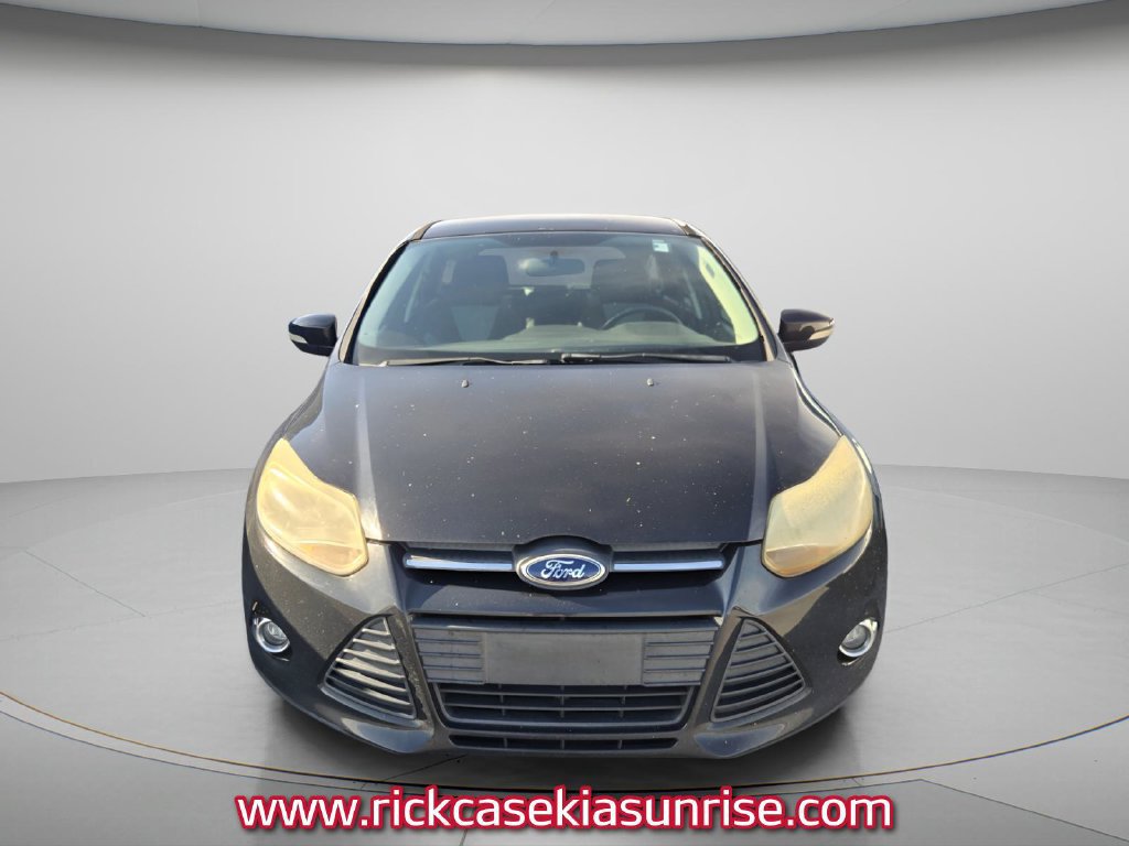 Used 2014 Ford Focus SE w/ SE Sport Package FWD image 3