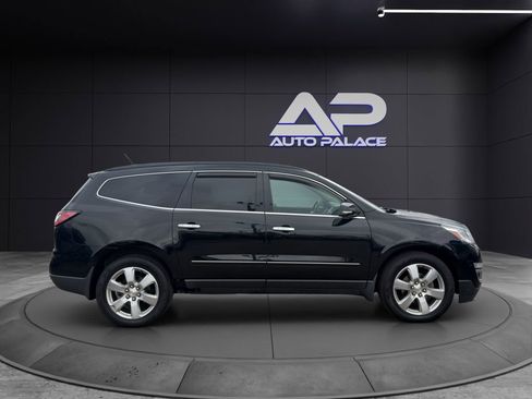 Used 2017 Chevrolet Traverse Premier image 8