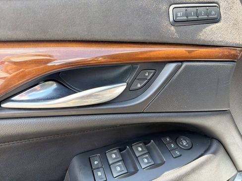 Used 2018 Cadillac Escalade Luxury AWD/4WD image 17