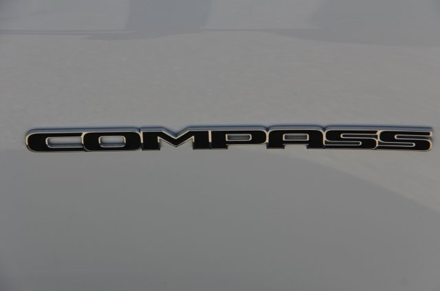 Used 2026 Jeep Compass Limited AWD/4WD image 12