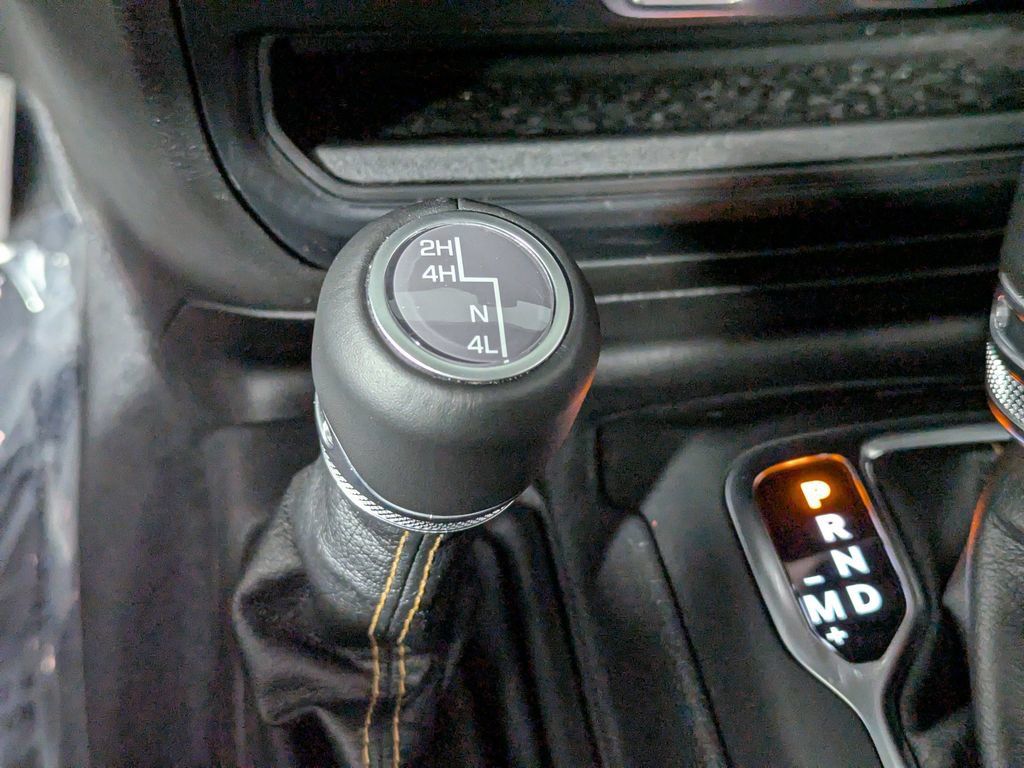 Used 2023 Jeep Gladiator Overland AWD/4WD image 26