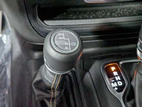 Used 2023 Jeep Gladiator Overland AWD/4WD image 26