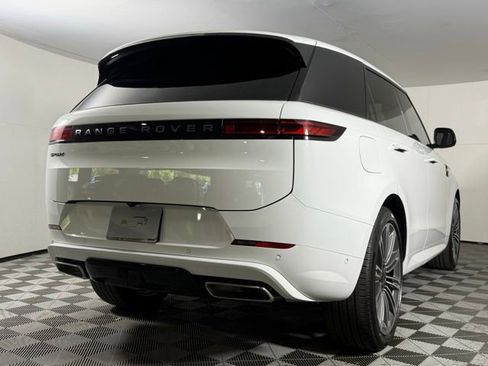New 2026 Land Rover Range Rover Sport Dynamic SE AWD/4WD image 8