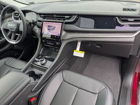 New 2024 Jeep Grand Cherokee Limited 4xe w/ Luxury Tech Group II image 31