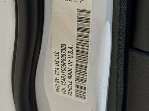 New 2023 Jeep Grand Cherokee Trailhawk w/ Advanced Protech Group II image 28