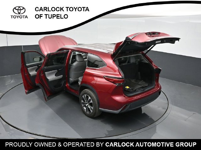 Used 2023 Toyota Highlander XLE FWD image 71