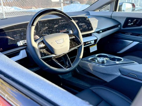 New 2026 Cadillac Optiq Luxury 1 image 13