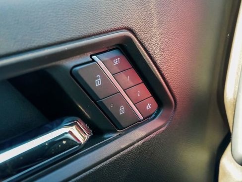 Used 2024 GMC Canyon AT4X w/ AT4X AEV Edition image 29