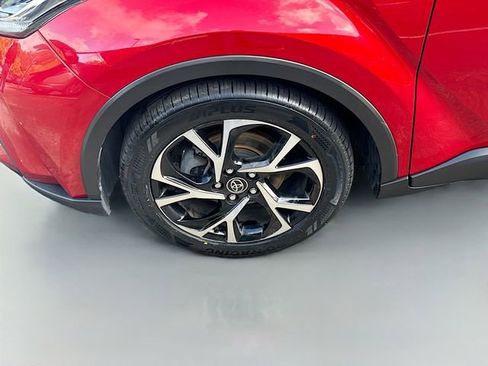Used 2021 Toyota C-HR XLE FWD image 29
