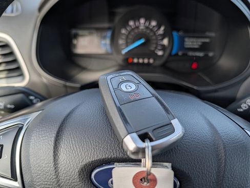 Used 2024 Ford Edge SEL image 23