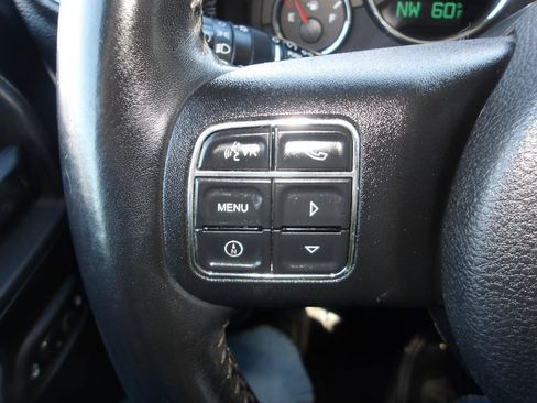 Used 2012 Jeep Wrangler Unlimited Sahara w/ Connectivity Group AWD/4WD image 15
