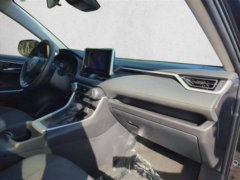 Used 2024 Toyota RAV4 XLE image 28