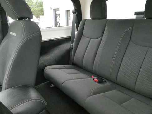 Used 2018 Jeep Wrangler Sport AWD/4WD image 24