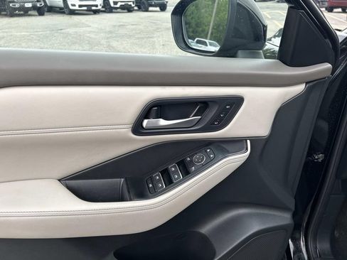 Certified 2023 Nissan Rogue SL AWD/4WD image 15