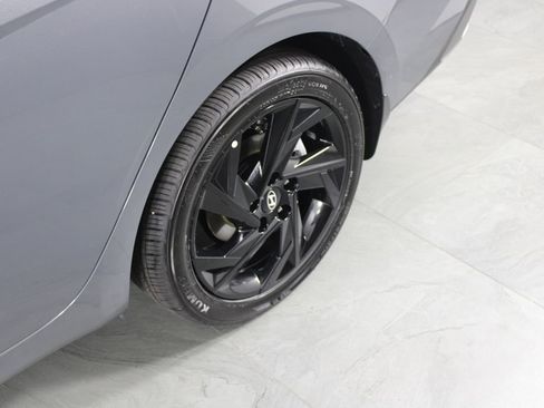 Used 2026 Hyundai Elantra Sport image 13