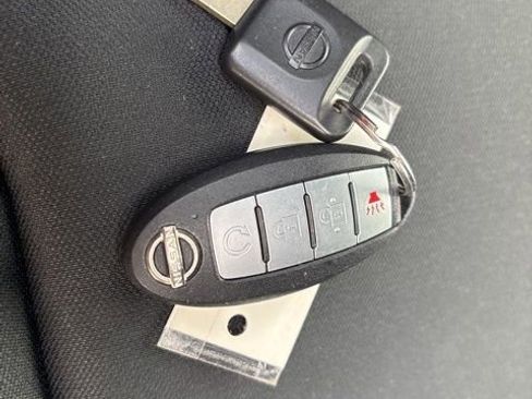 Used 2022 Nissan Frontier PRO-4X image 29