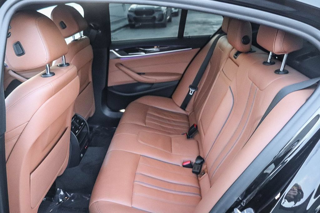 Used 2020 BMW 530e w/ M Sport Package RWD image 21