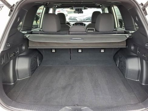 Used 2025 Subaru Forester Premium image 29