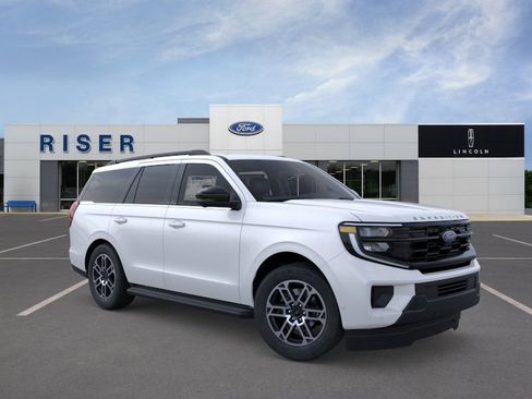 New 2025 Ford Expedition Active RWD image 7