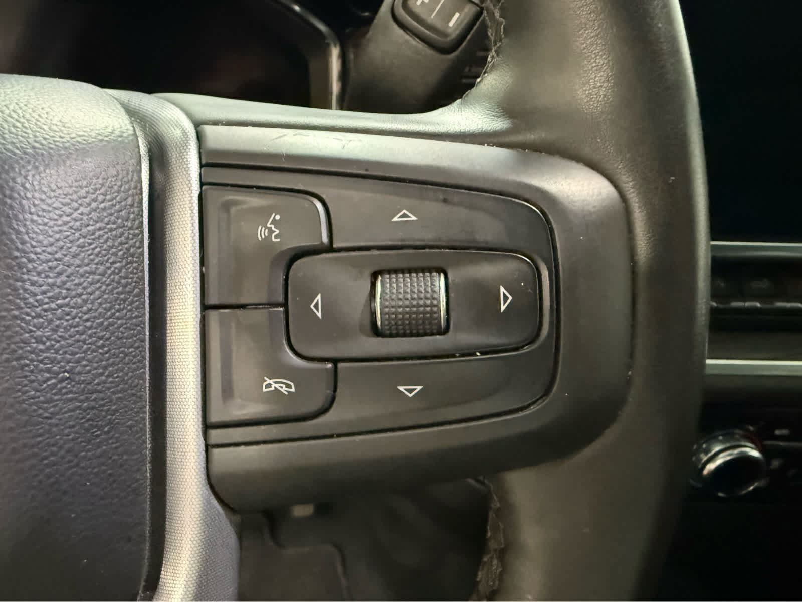 Used 2025 GMC Sierra 1500 SLT AWD/4WD image 19