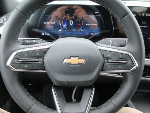 New 2026 Chevrolet Equinox LT w/ Safety and Technology Package FWD image 22