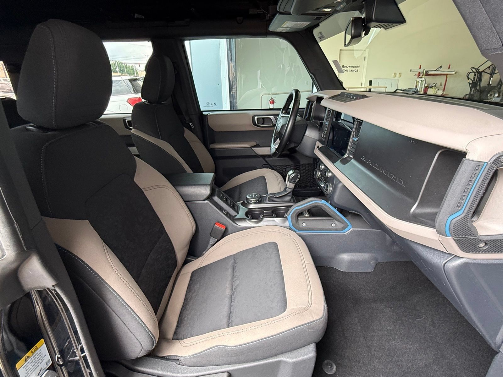 Used 2023 Ford Bronco Wildtrak AWD/4WD image 17