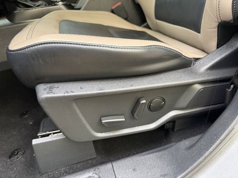 Used 2022 Ford Bronco Wildtrak image 13