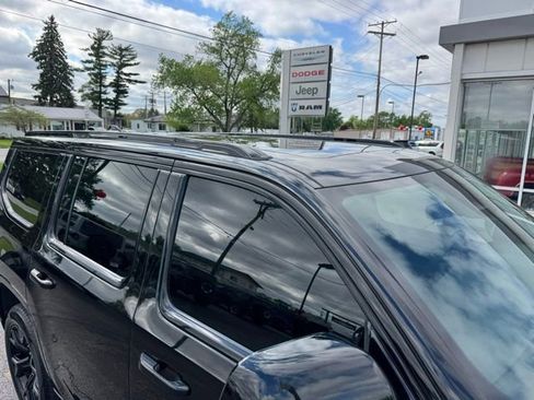 Used 2024 Jeep Wagoneer Series II AWD/4WD image 6