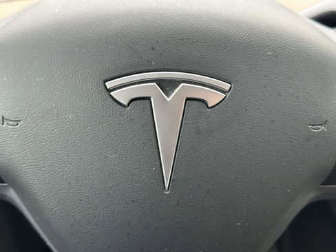Used 2022 Tesla Model Y Performance image 21
