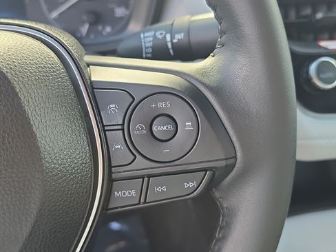 Used 2025 Toyota Corolla SE FWD image 30