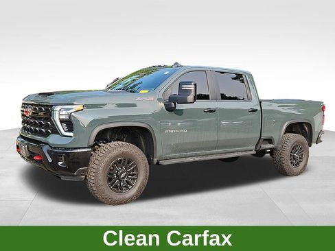 Used 2025 Chevrolet Silverado 2500 ZR2 w/ Technology Package AWD/4WD image 3